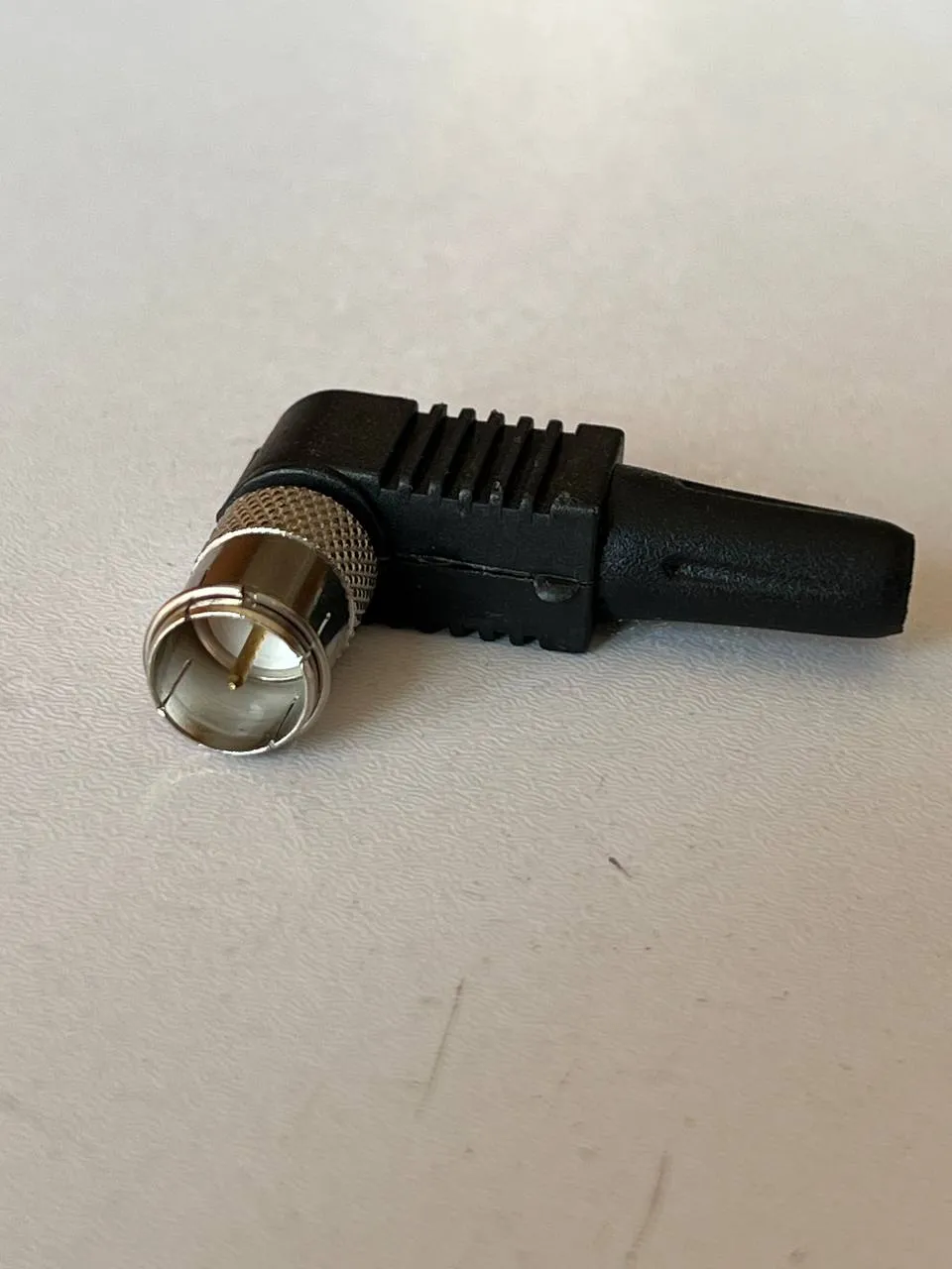 فیش ال فشاری L