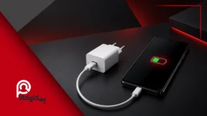 شارژ گوشی اندرویدی با آداپتور سفید USB-C و کابل مناسب